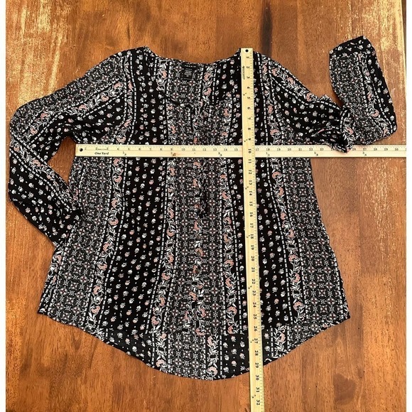 Euc Torrid floral long sleeve blouse with tie neck size 00 - Picture 4 of 7
